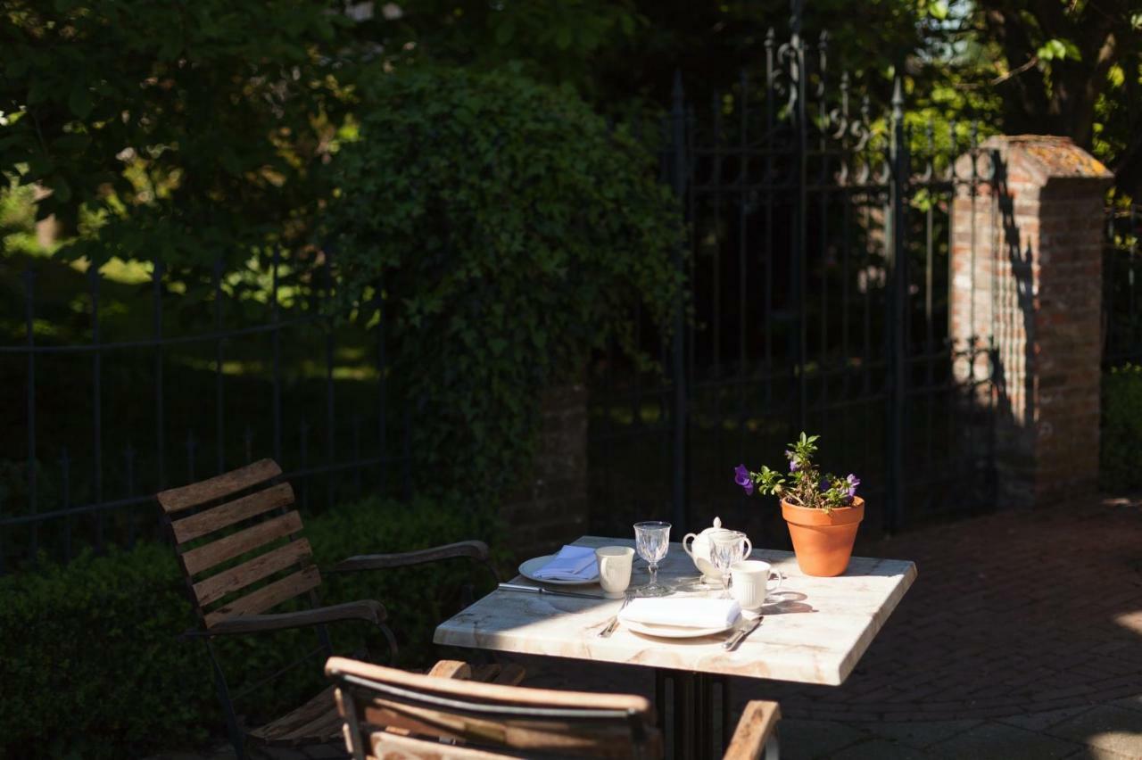 Bed and Breakfast De Oude Pastorie Macharen Esterno foto